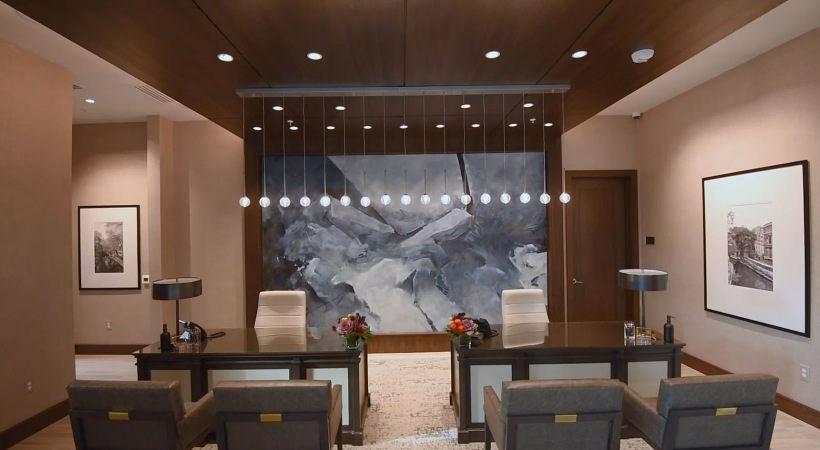 Lounge Spacious well lit lounge with large open area and ample seating