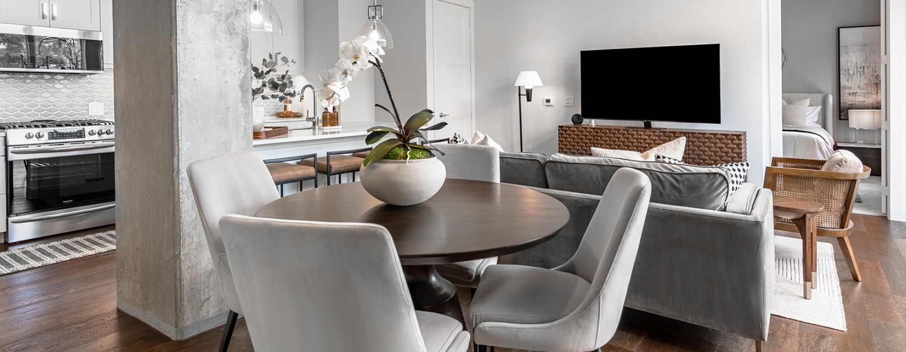 dining room of an apartment at 7600 broadway